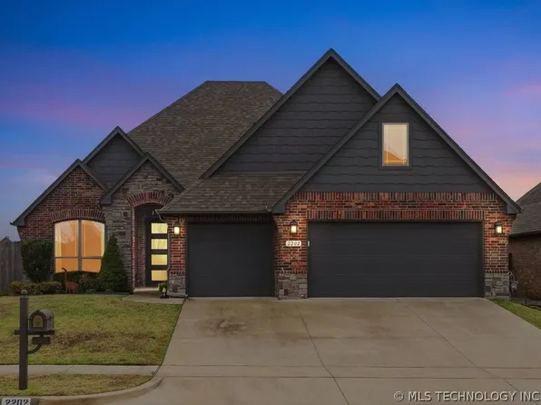 2202 W 117th Pl S, Jenks, OK 74037
