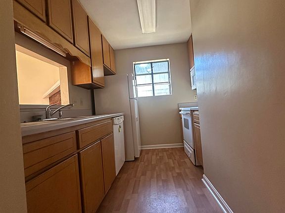 4th image of 1546 Merry Oaks Ct