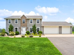 W7189 Wild Turkey Ln, Shiocton, WI 54170