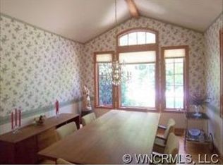 112 Little Cherokee Rdg, Hendersonville, NC 28739