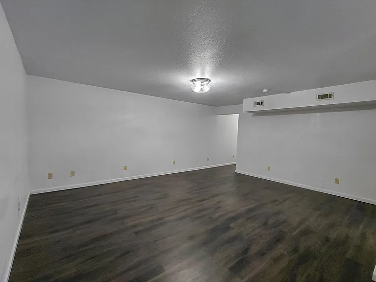1825 Vichy Rd — Photo 5