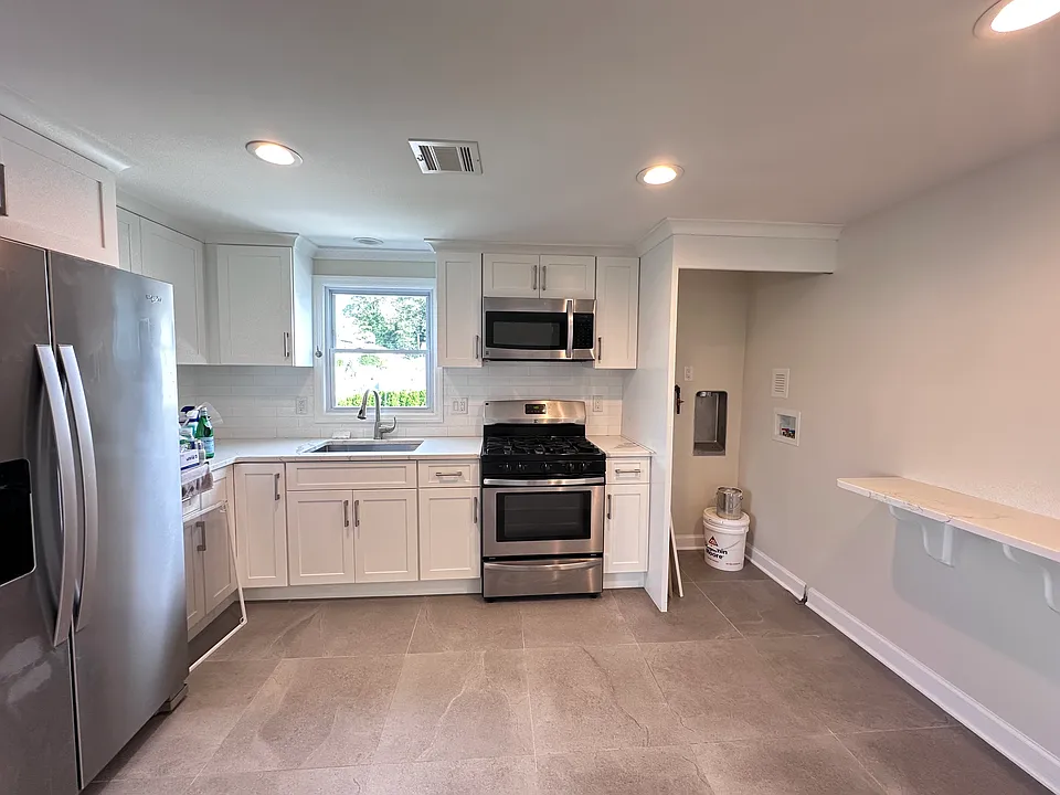79 Tuttle St #2