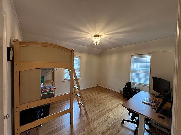 5th image of 2212 Thornwood Ave