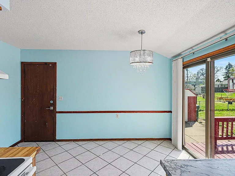 7617 Lee Ave N — Photo 8