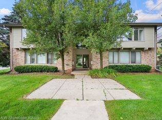 369 Concord Pl APT 4, Bloomfield Hills, MI 48304