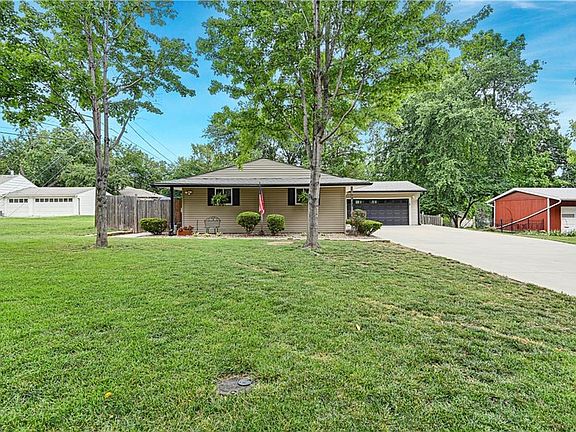 2nd image of 7934 Shawnee Dr