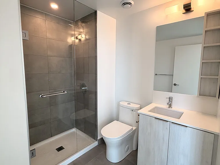 8 Wellesley St E #5910 — Photo 10