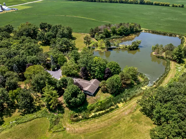 707 S Olbrich Rd, Harvard, IL 60033