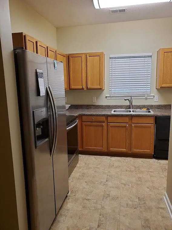122 Windstone Dr — Photo 1