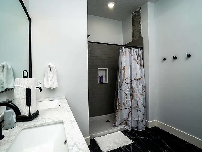 217 N Locust St #6A — Photo 18