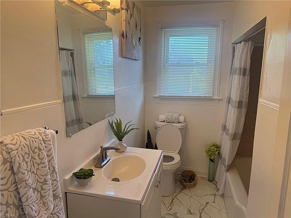 4th image of 2801 Mapleton Ave