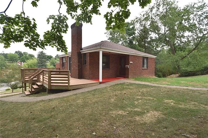 131 Highland Rd photo 1