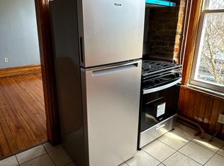 1500 W 19th St #202, Chicago, IL 60608