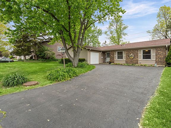 2nd image of 1120 Brush Hill Ln