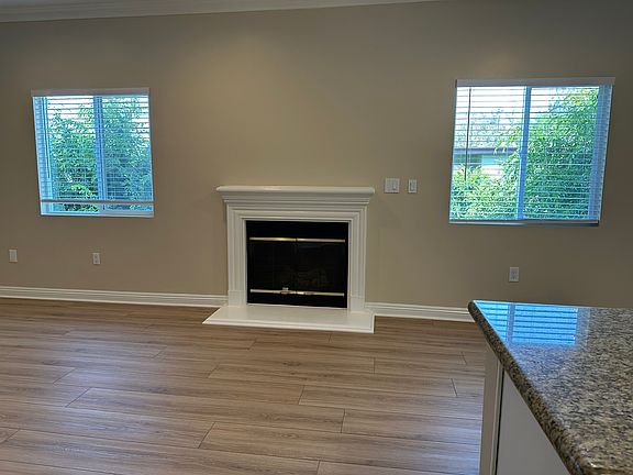 5th image of 22651 Del Valle St APT 2