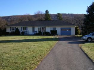 1016 E Lizard Creek Rd, Lehighton, PA 18235
