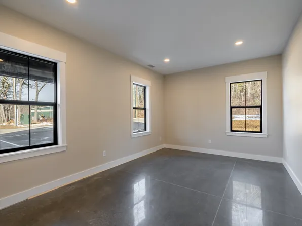 128 Greenview Dr, Rollinsford, NH