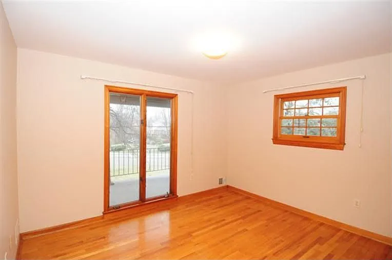 801 Mary St photo 1