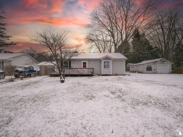 7936 Wiseman Rd, Lambertville, MI 48144