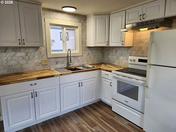 4th image of 19000 SE Bornstedt Rd Unit A-2