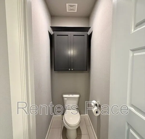803 E Delmar Pl — Photo 15