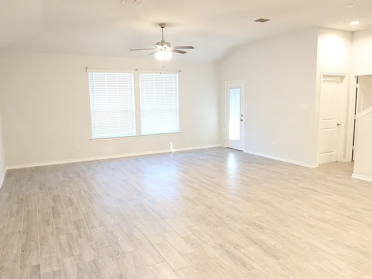 4805 Sassafras Dr — Photo 6