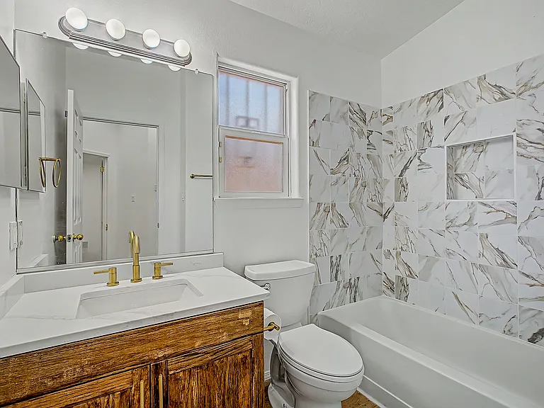 Hall bath with all new fixtures.