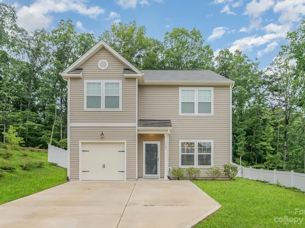 1101 Dewhurst Cir, Charlotte, NC 28214