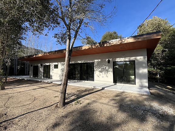 3rd image of 313 Del Mar Ct