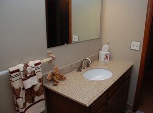 3 Braintree Ct, Flemington, NJ 08822