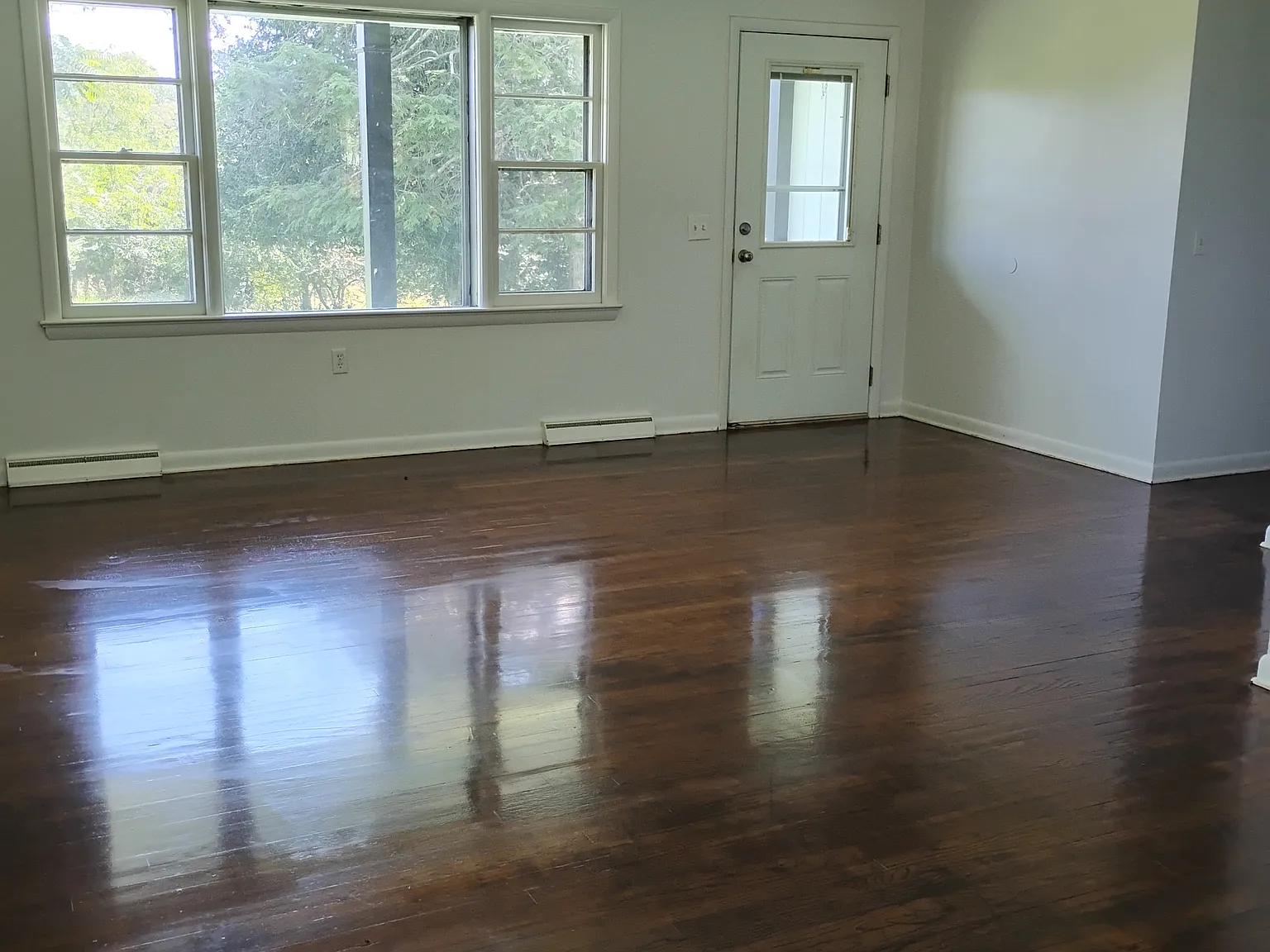 3 bed, 2581 sqft, $2,500 — Photo 3