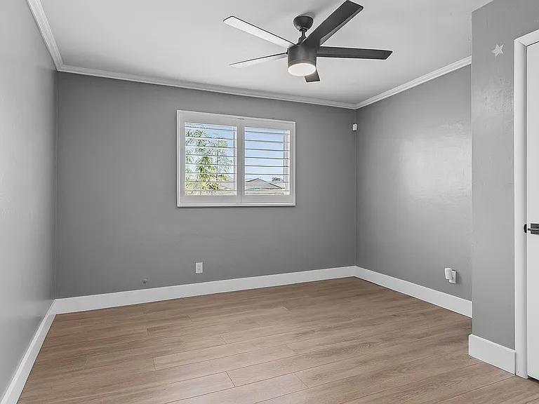8036 N 17th Dr — Photo 11