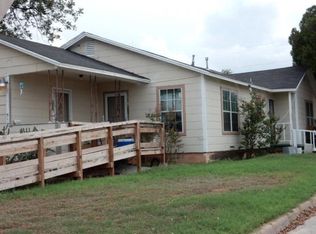 911 N Adams St, San Angelo, TX 76901
