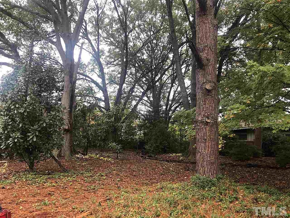 2nd image of 209 Lynwood Ln