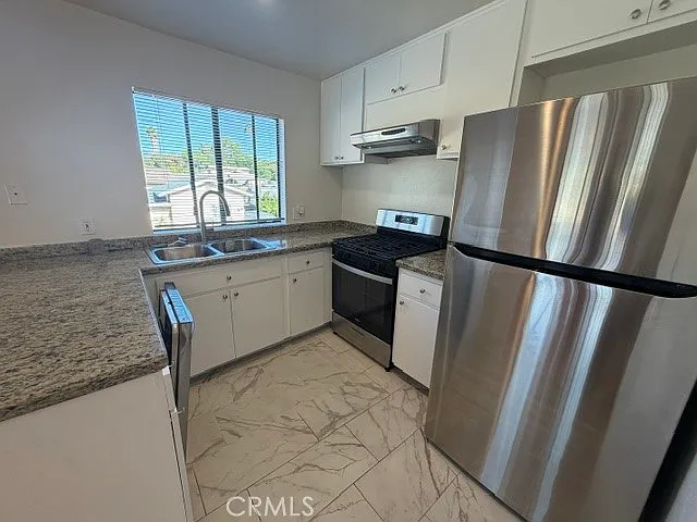 3 bed, 1200 sqft, $3,100 — Photo 3