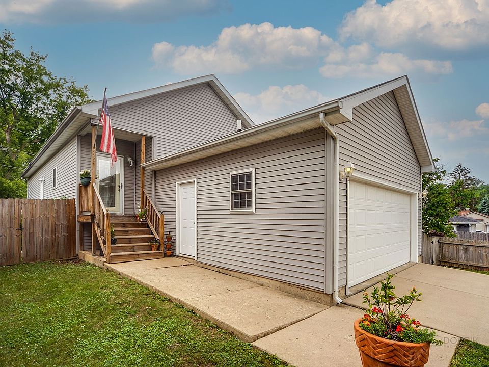 1st image of 33634 N Evergreen Dr