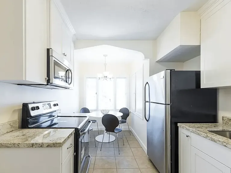 Ladywood Apartments — Photo 7