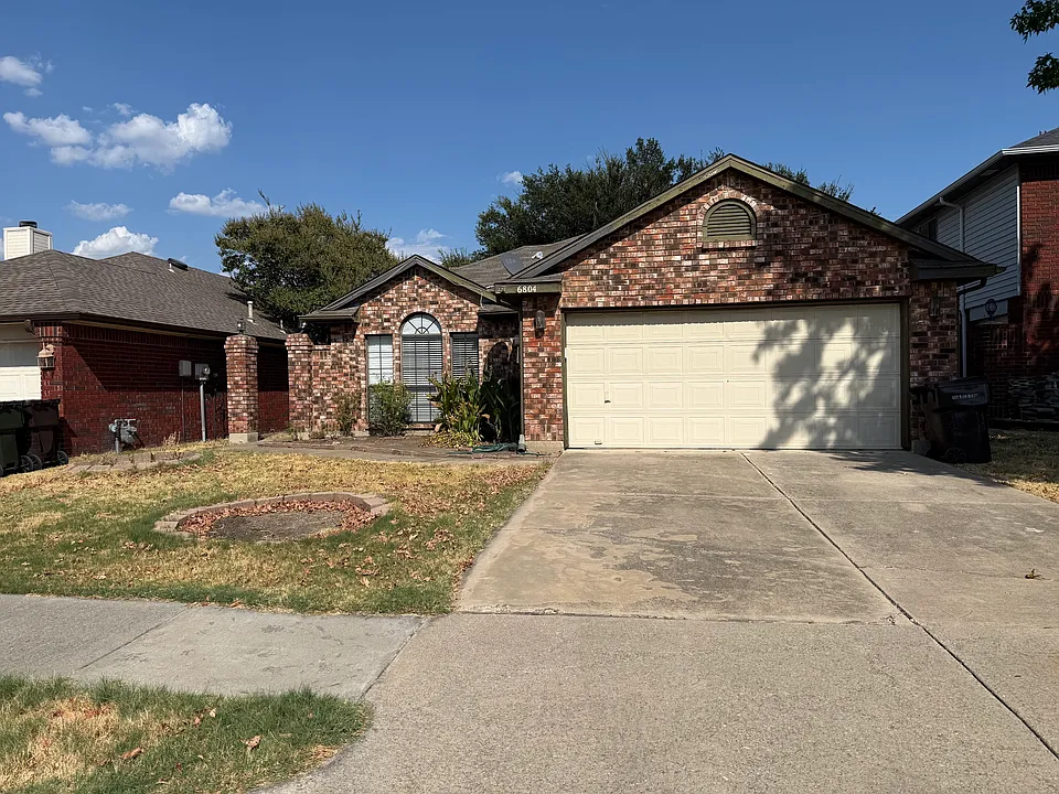 6804 Moccasin Dr