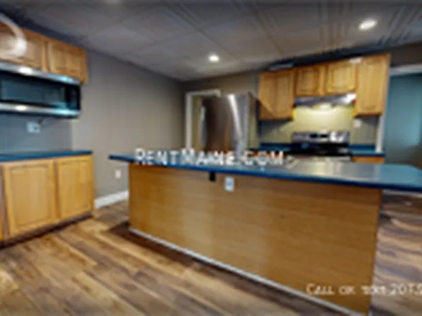 7 Halifax St, Winslow, ME 04901