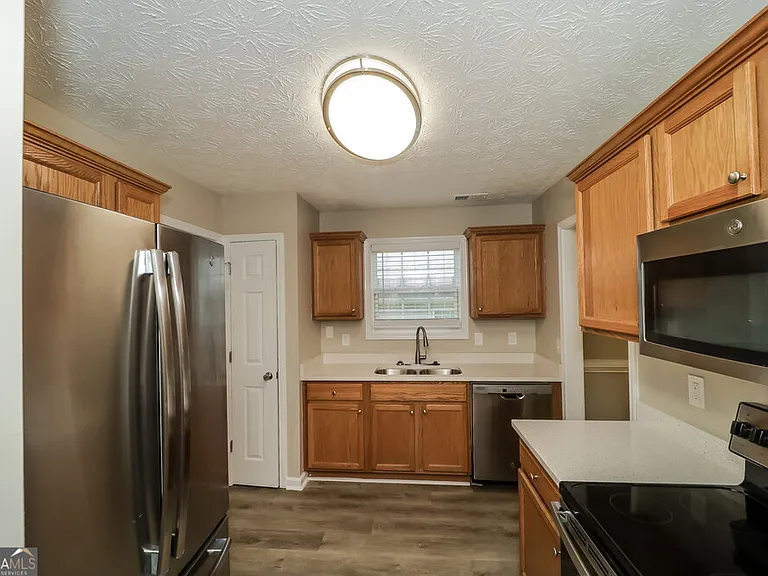 208 Arbor Creek Dr — Photo 7