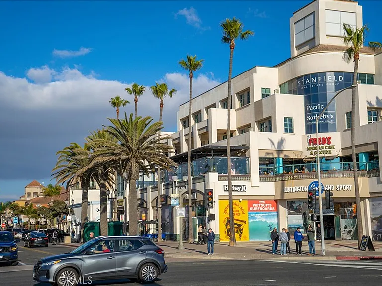 1200 Pacific Coast Hwy #327 — Photo 36