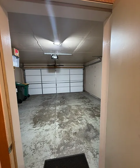 2336 Oakridge Cir — Photo 27