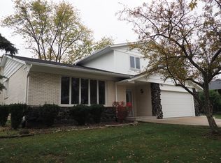 6612 Linden Dr, Oak Forest, IL