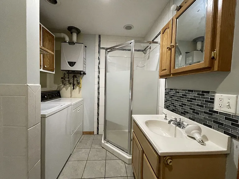4303 S 61st Ave — Photo 8