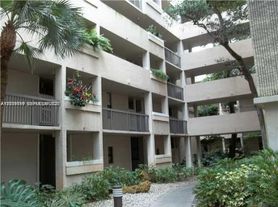 6800 Cypress Rd, Fort Lauderdale, FL