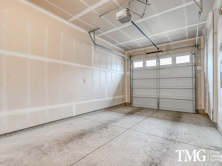 8227 NE 20th St — Photo 20