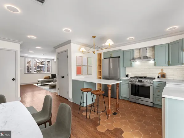 6984 Weatham St, Philadelphia, PA 19119