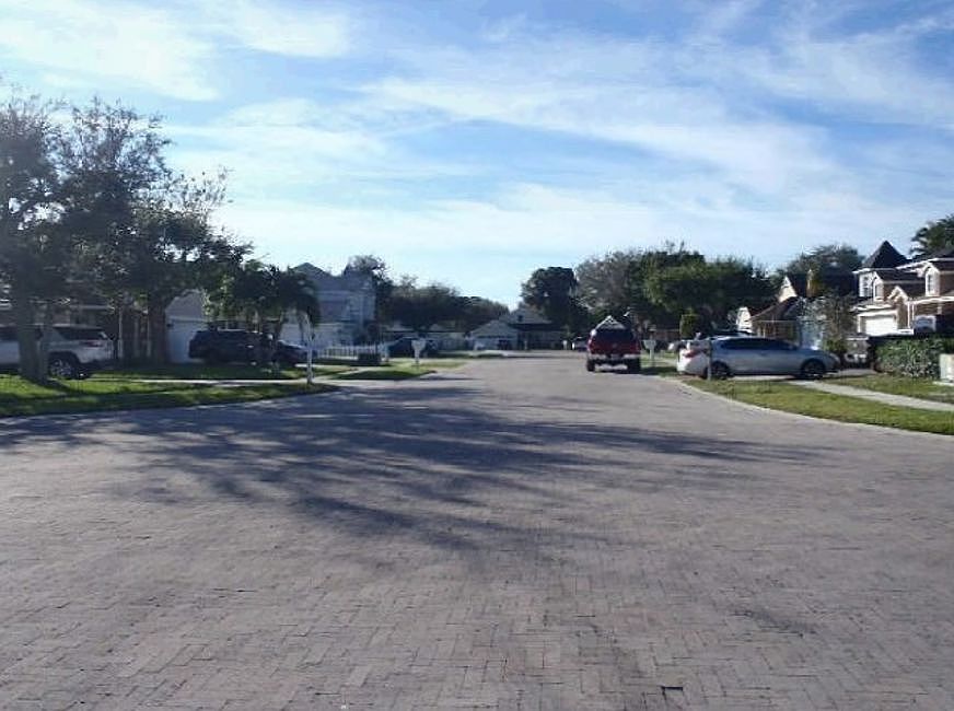 Exterior Neighborhood (street photo)