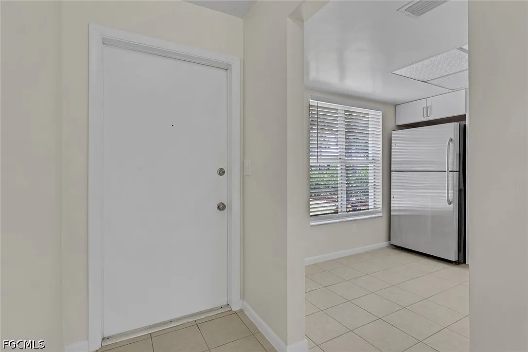 2 bed, 2.0 bath, 1176 sqft, $1,800 — Photo 2