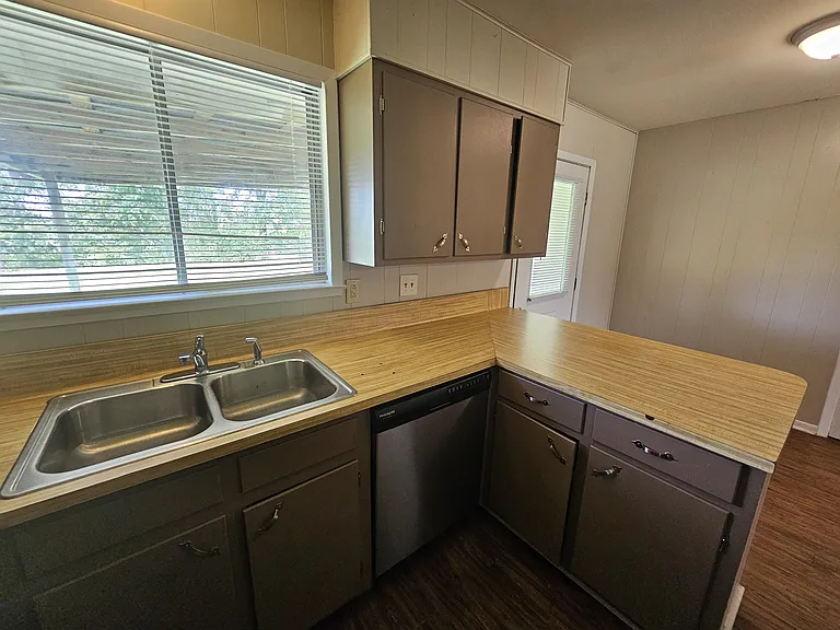 5150 Dawn Dr — Photo 6
